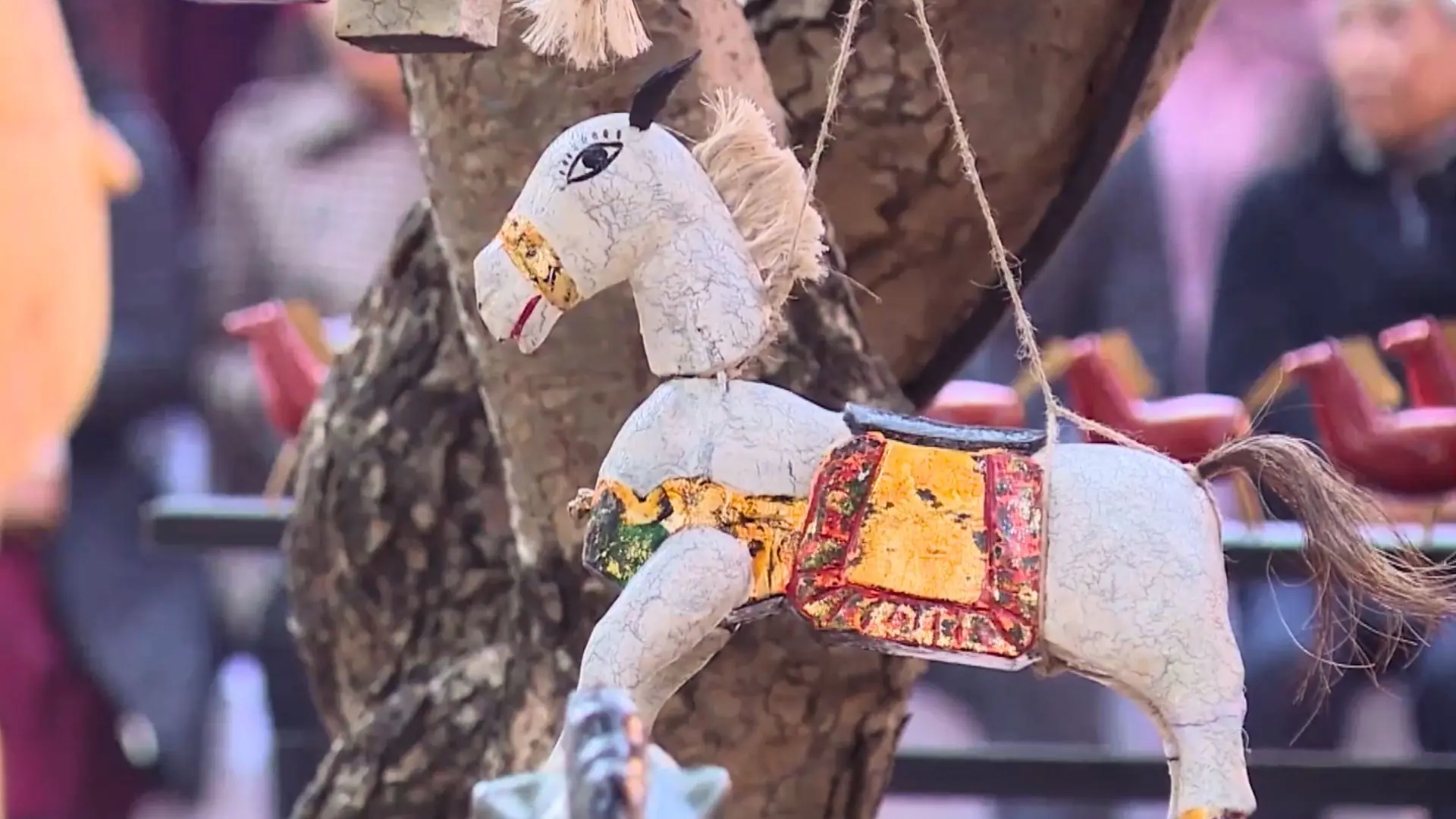 Ngựa về phố đón năm mới Bính Ngọ